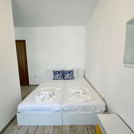 Chateau 2 - Menada Apartment *