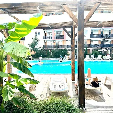 Chateau 2 - Menada Апартаменты